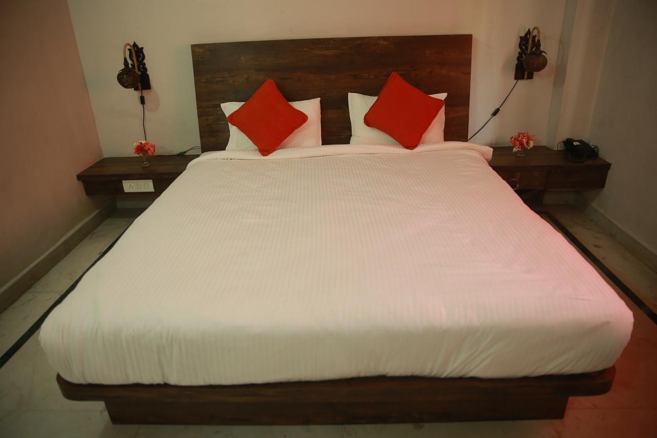 Lokis Forest Inn Hyderabad Ngoại thất bức ảnh